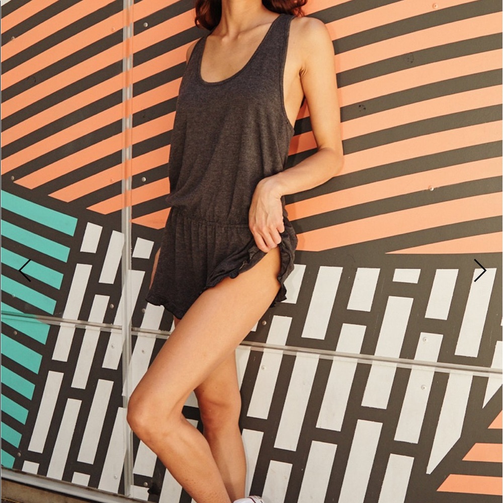 Spiritual Gangster Ruffle Romper Black NWT Sz M - Picture 4 of 8
